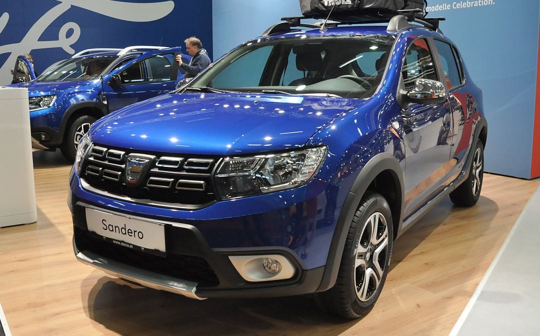 Dacia Sandero se impone al Seat León.