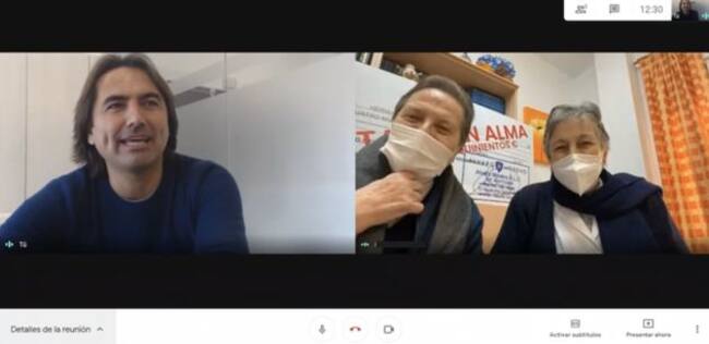 Videollamada de Álvaro Moreno con sor Esperanza y sor Teresa, Hermanas de la Caridad del Pumarejo