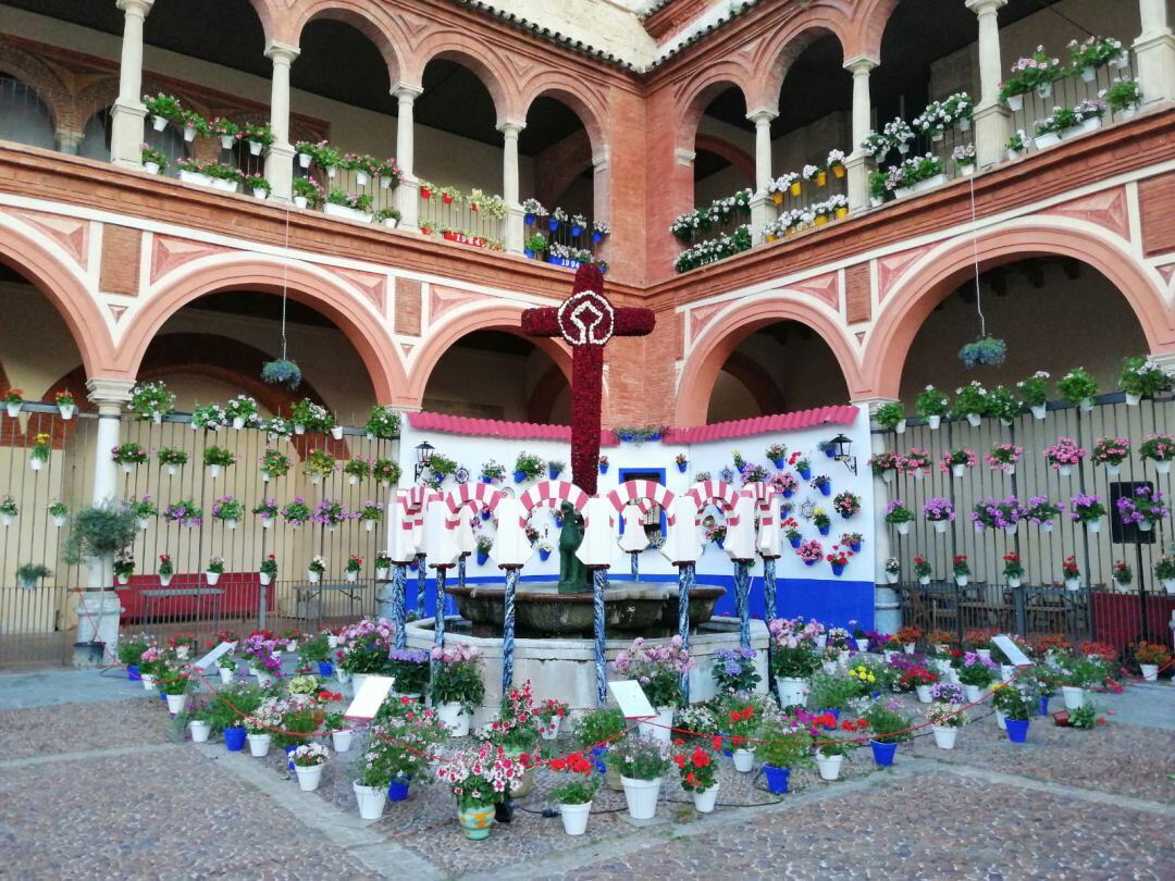 Cruz de la Hermandad del Huerto, ganadora por tercer año consecutivo