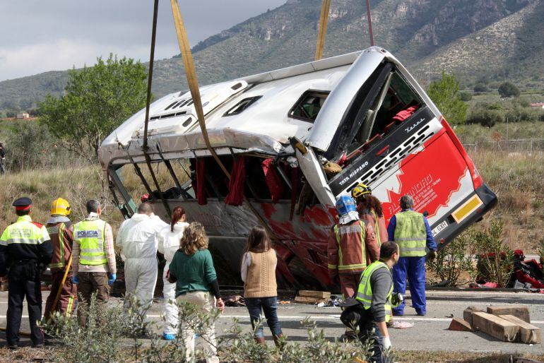 Imagen del autocar siniestrado