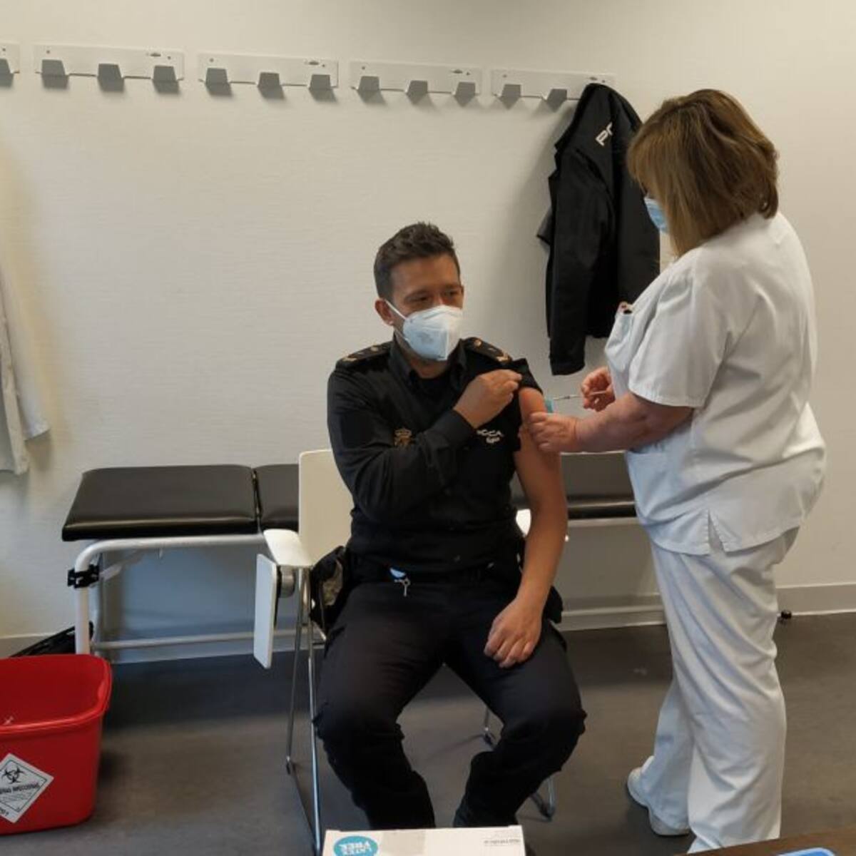 Los casos activos y la incidencia acumulada siguen cayendo en el área sanitaria de Vigo