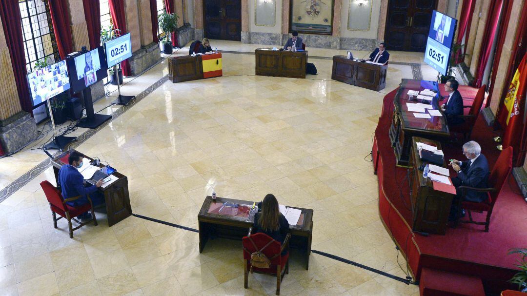 El pleno del Ayuntamiento de Murcia se ha celebrado hoy de forma telemática con la sola presencia física de los portavoces de los grupos municipales en el Salón de Plenos