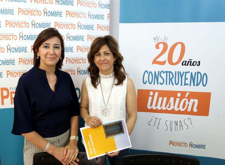 Mari Paz de la Puente y Ana Macías durante la presentación de la memoria de la Fundación Aldaba-Proyecto Hombre