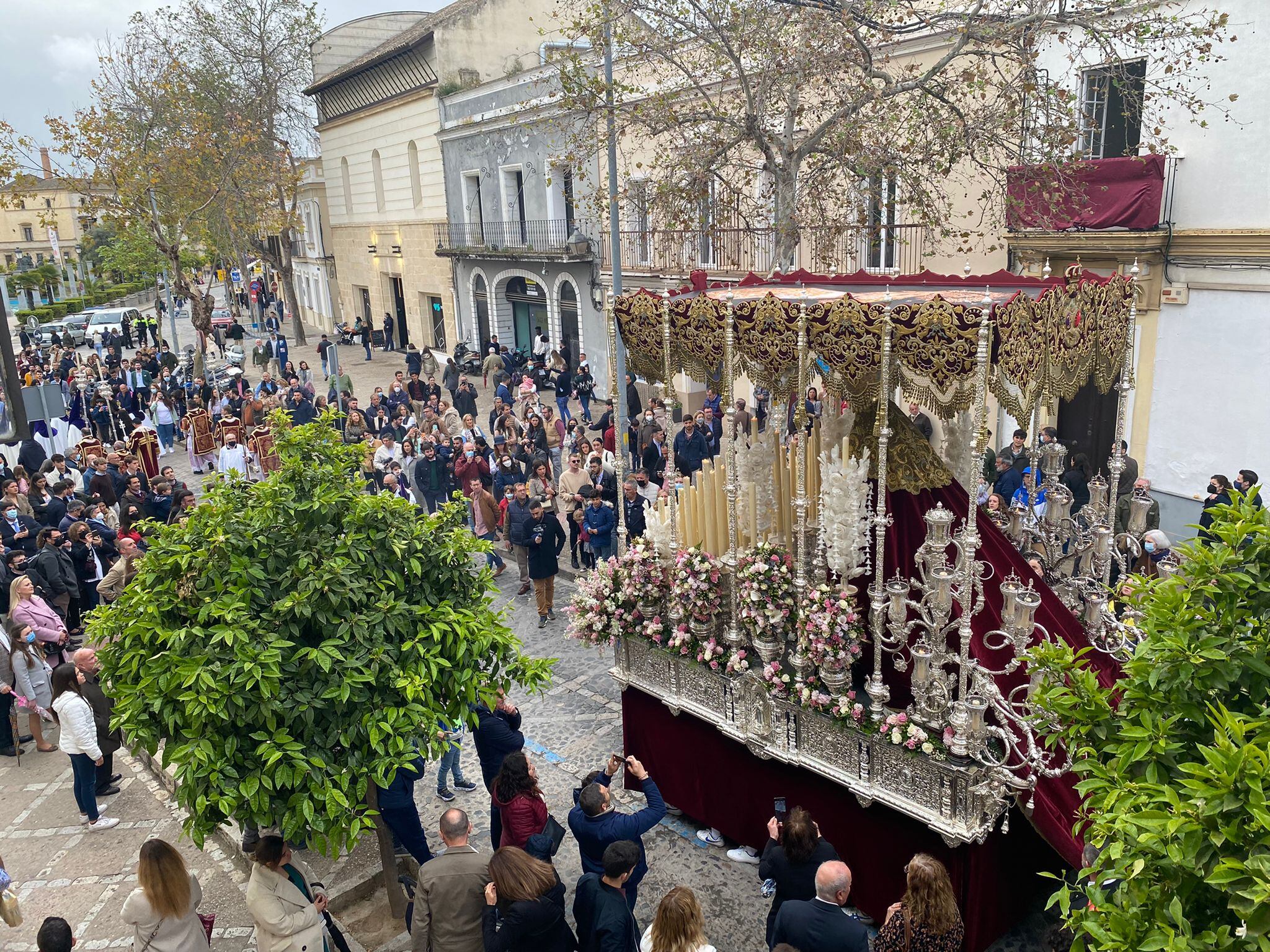 Uno de los pasos que procesiona en la Semana Santa de Jerez