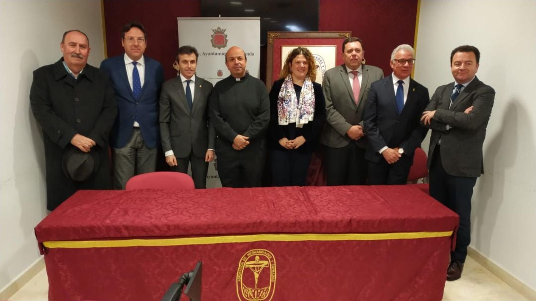 Los anteriores presidentes de la Agrupación de Hermandades y Cofradías asistieron al acto de firma del convenio