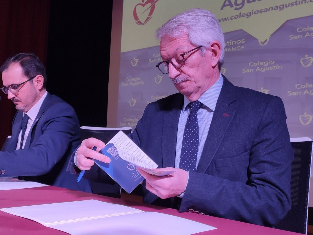El secretario de Estado de Educación, Alejandro Tiana, en su visita a Salamanca.