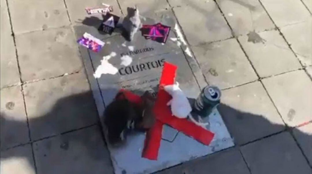 La placa de Courtois antes del partido