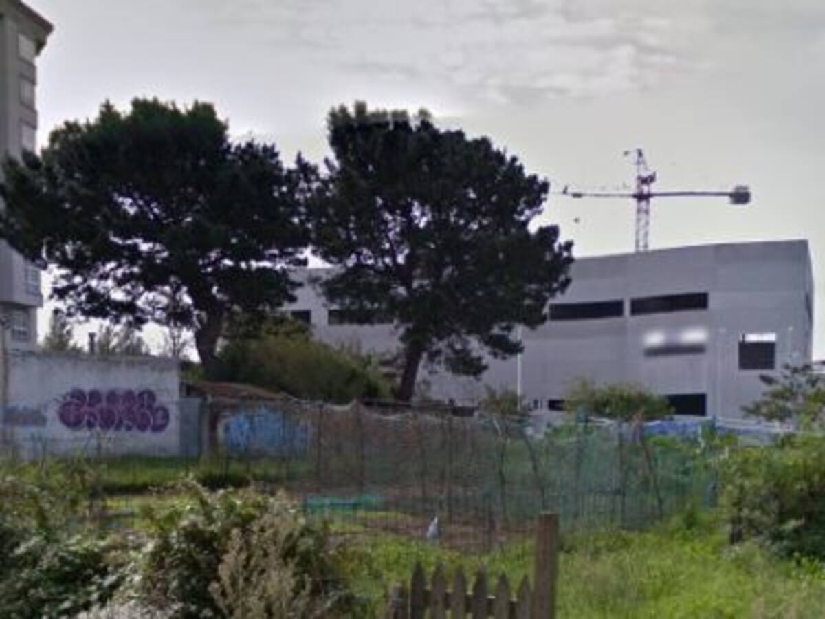 O Castrillón quiere ya la apertura del polideportivo