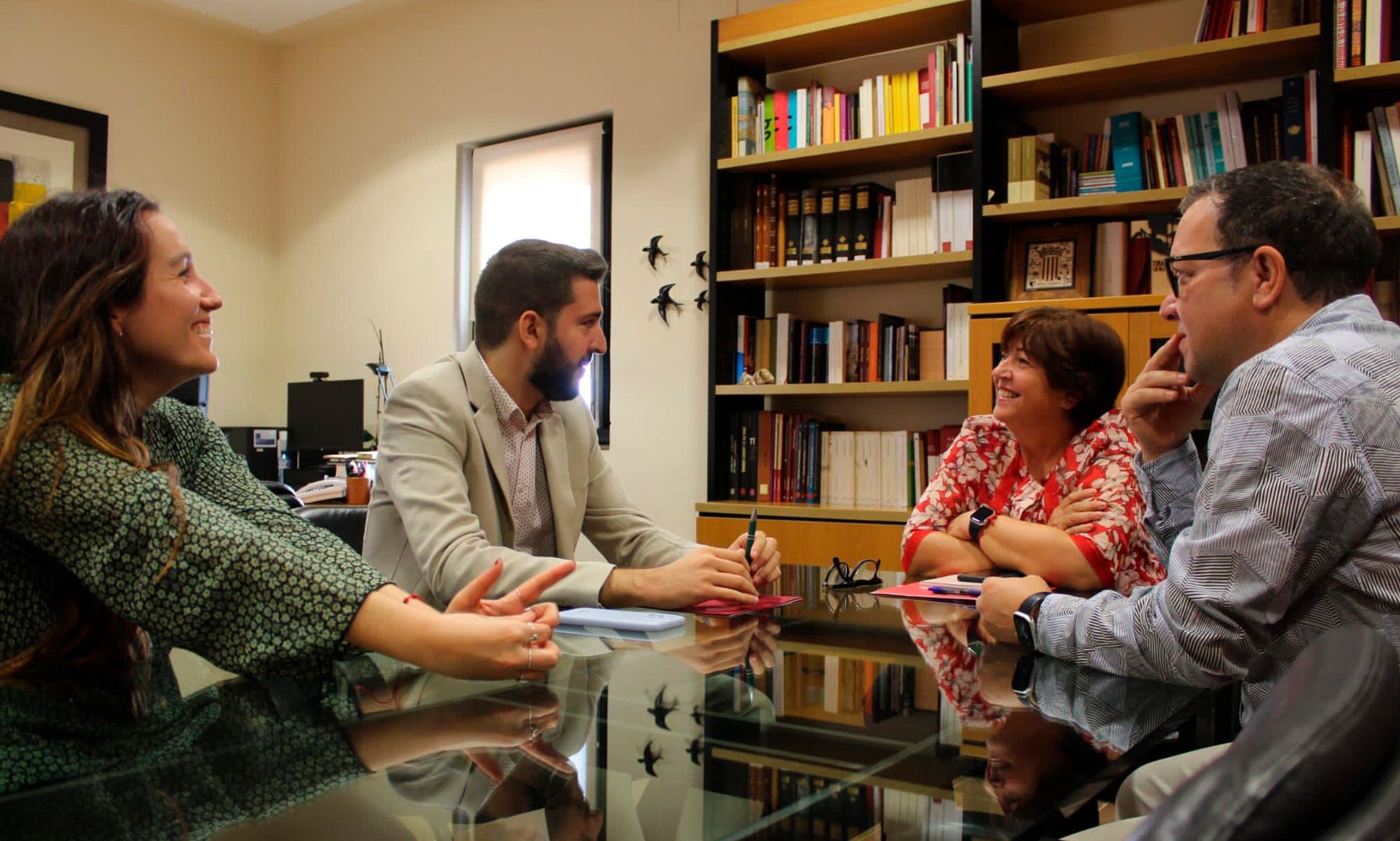 Un moment de la reunió en la seu de l&#039;AVL