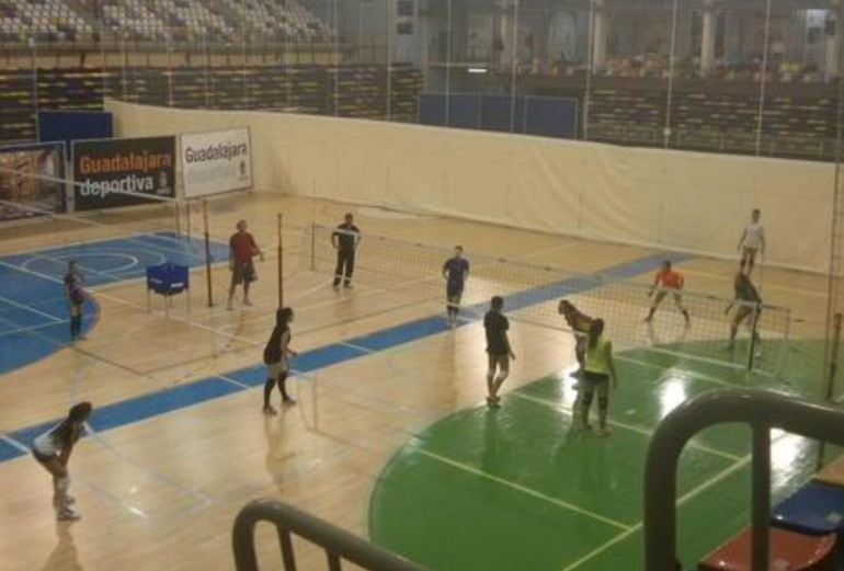 Las alcarreñas entrenan en el Multiusos