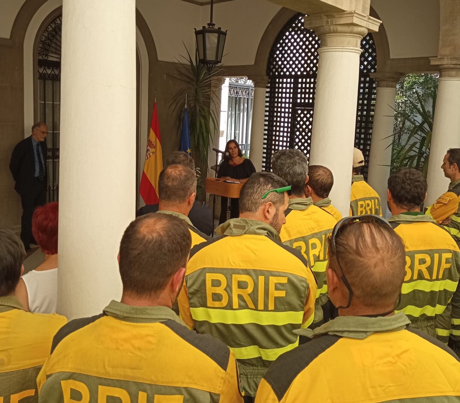 Efectivos de la BRIF en la Embajada Española en Chile