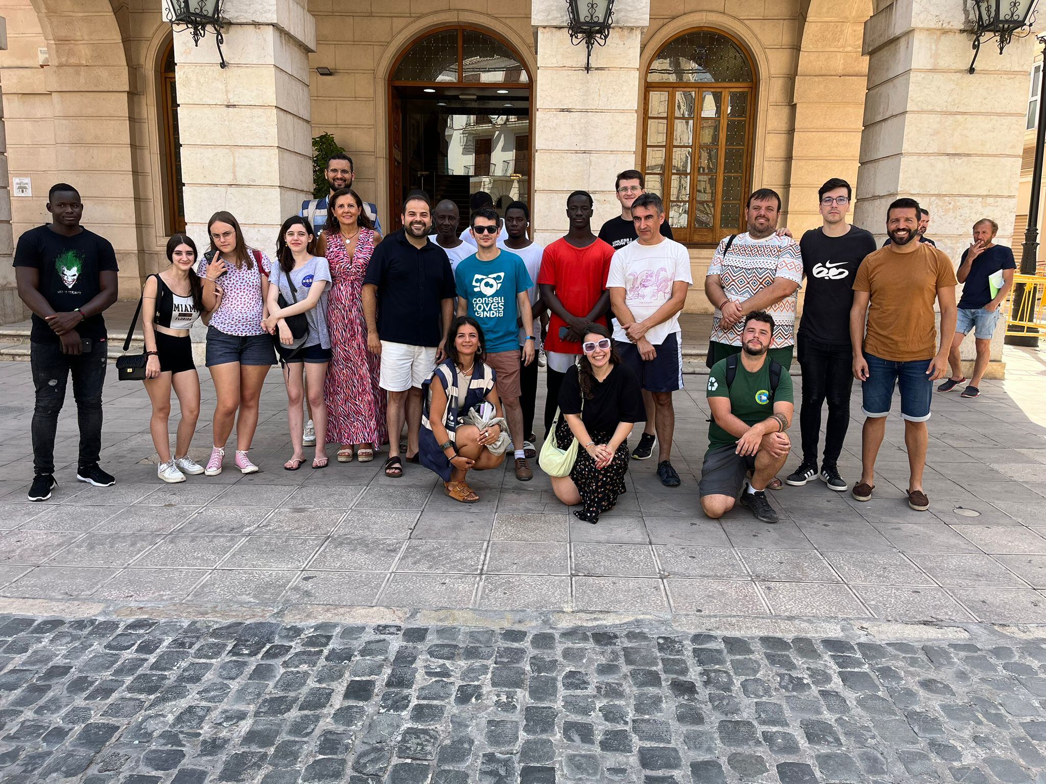 Ronda junto a Ordines durante el acto de celebración del Día de la Juventud en Gandia