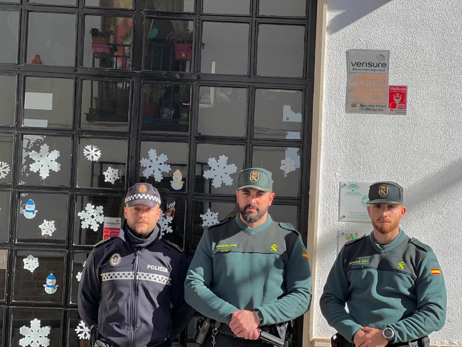 El agente de Policía Local y los dos Guardias Civiles que auxiliaron a un niño de 10 meses en Alcalá la Real