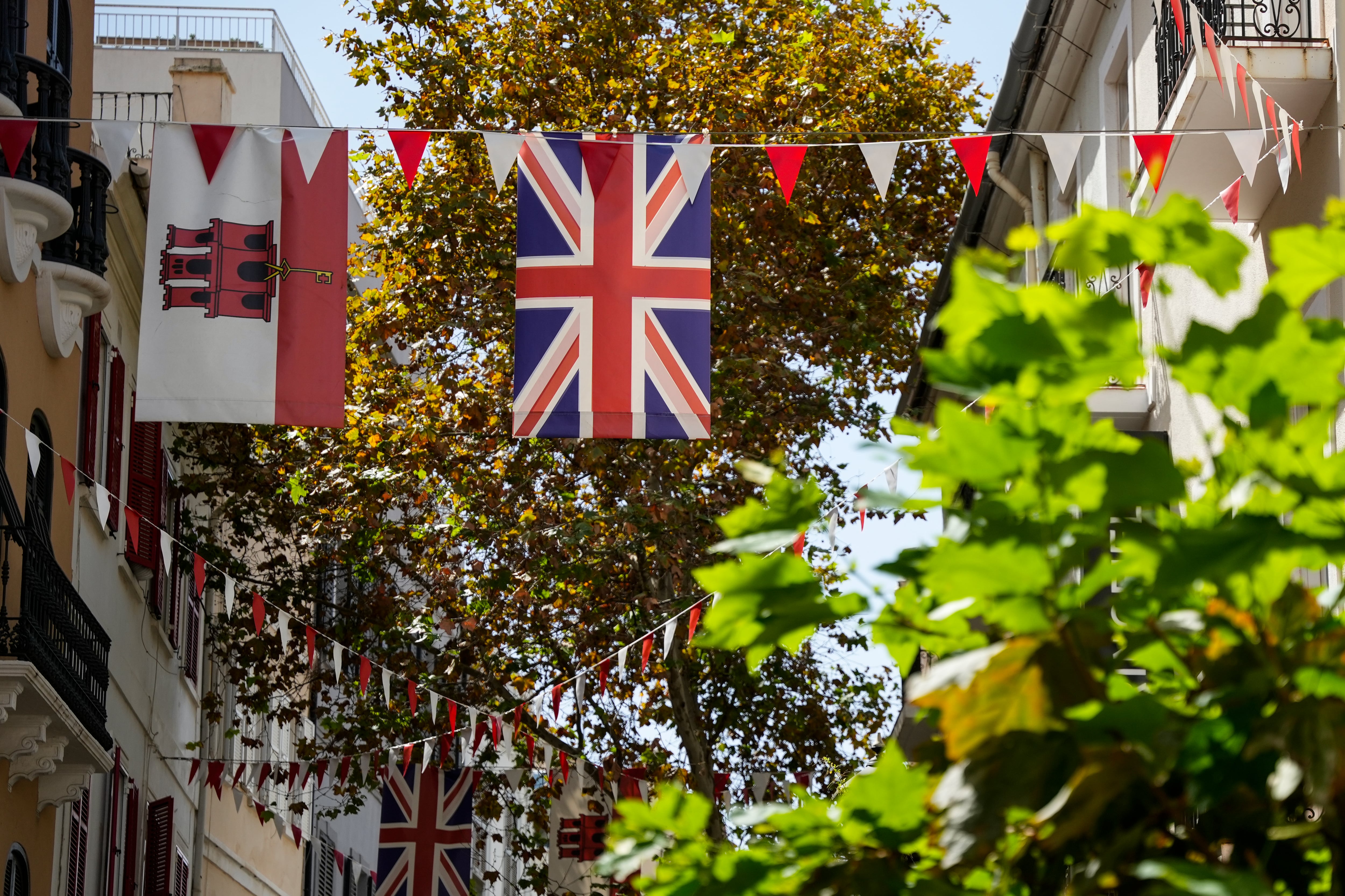 Banderas de Gibraltar y el Reino Unido colgadas en la ciudad para celebrar su Día Nacional el pasado 10 de septiembre