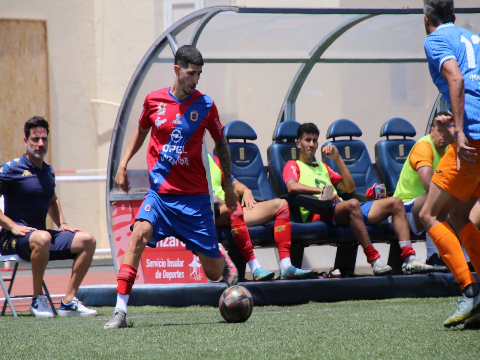 Una de las jugadas del UD Lanzarote-Panadería Pulido San Mateo.