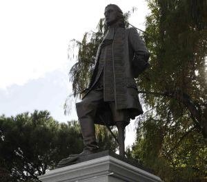 Monumento en recuerdo al teniente general de la Armada Blas de Lezo