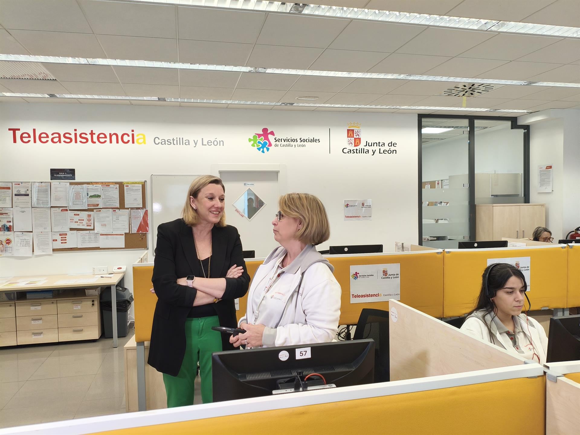 &quot;Primero tienen que acabarse las obras y luego se tiene que dotar de equipamiento al edificio&quot;