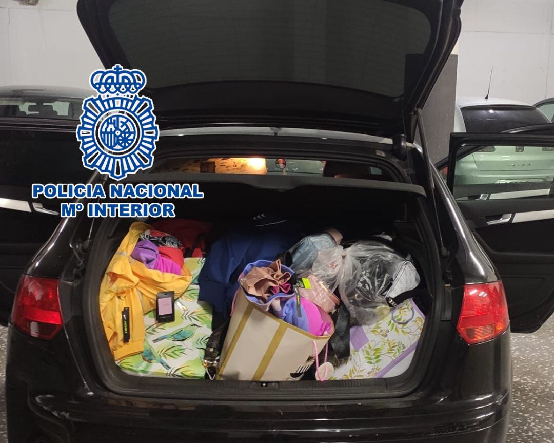 Imagen del vehículo en el que viajaban las cuatro mujeres detenidas