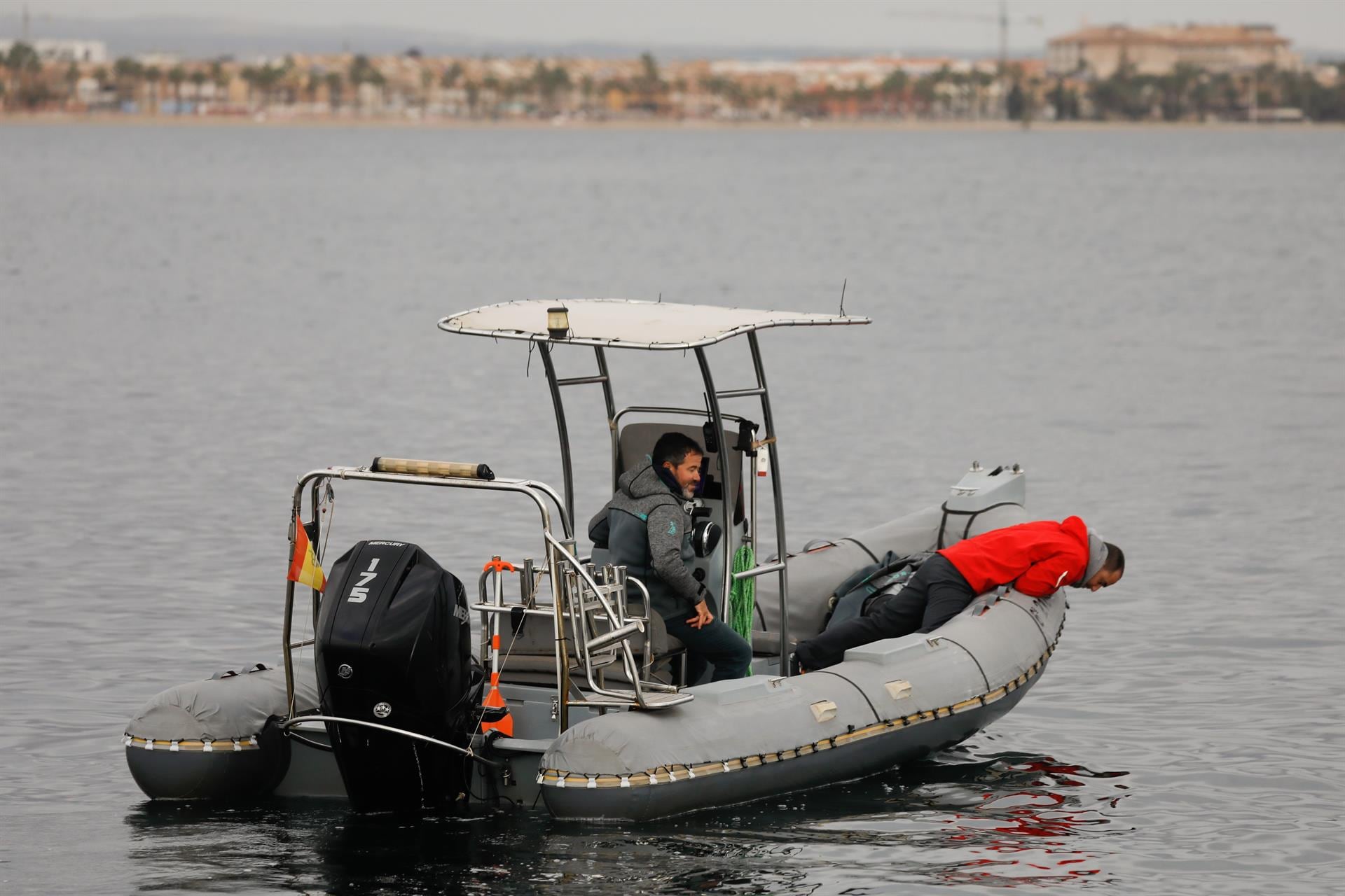 Labores de búsqueda del cuerpo en el Mar Menor