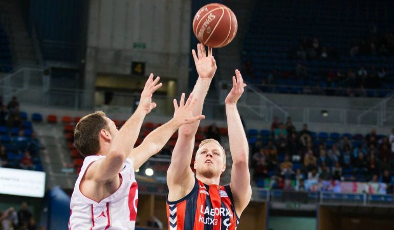 Haukur Palsson ante el CAI Zaragoza en Vitoria.