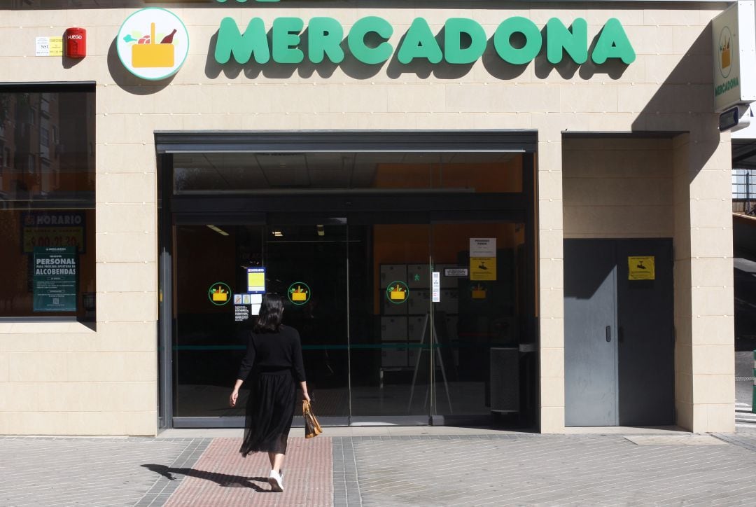 La entrada de un supermercado Mercadona.