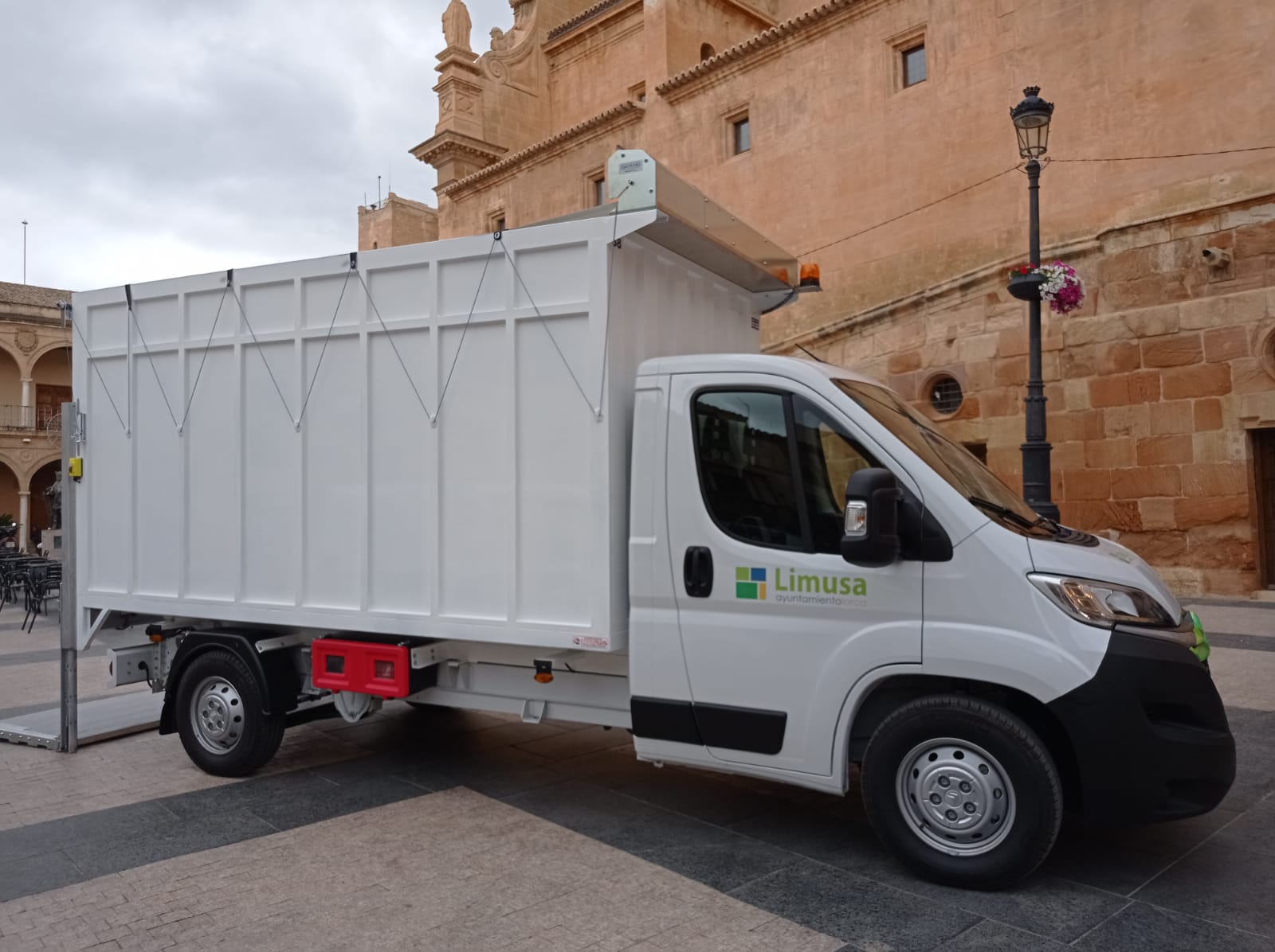 Nuevo vehículo de la flota de transporte de Limusa