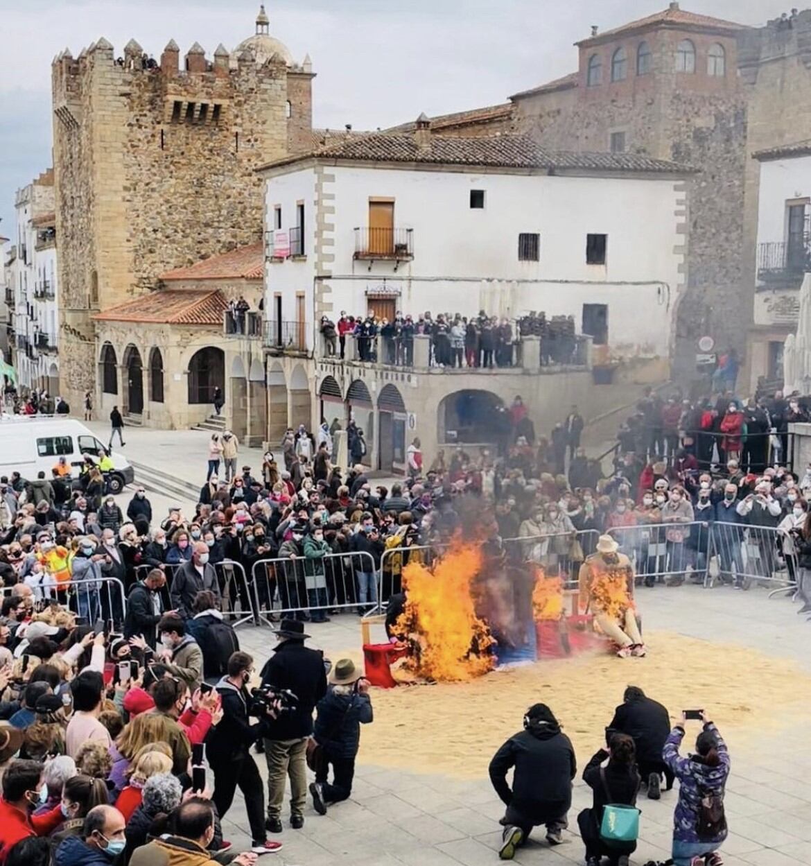 El Pelele arde en la Plaza Mayor