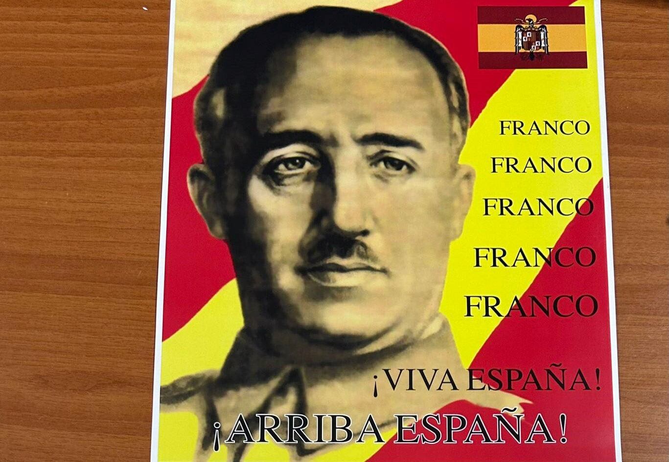 Un cartel de Franco, promocionado en redes sociales por el alcalde de Puente de Génave (Jaén), perteneciente a Vox.