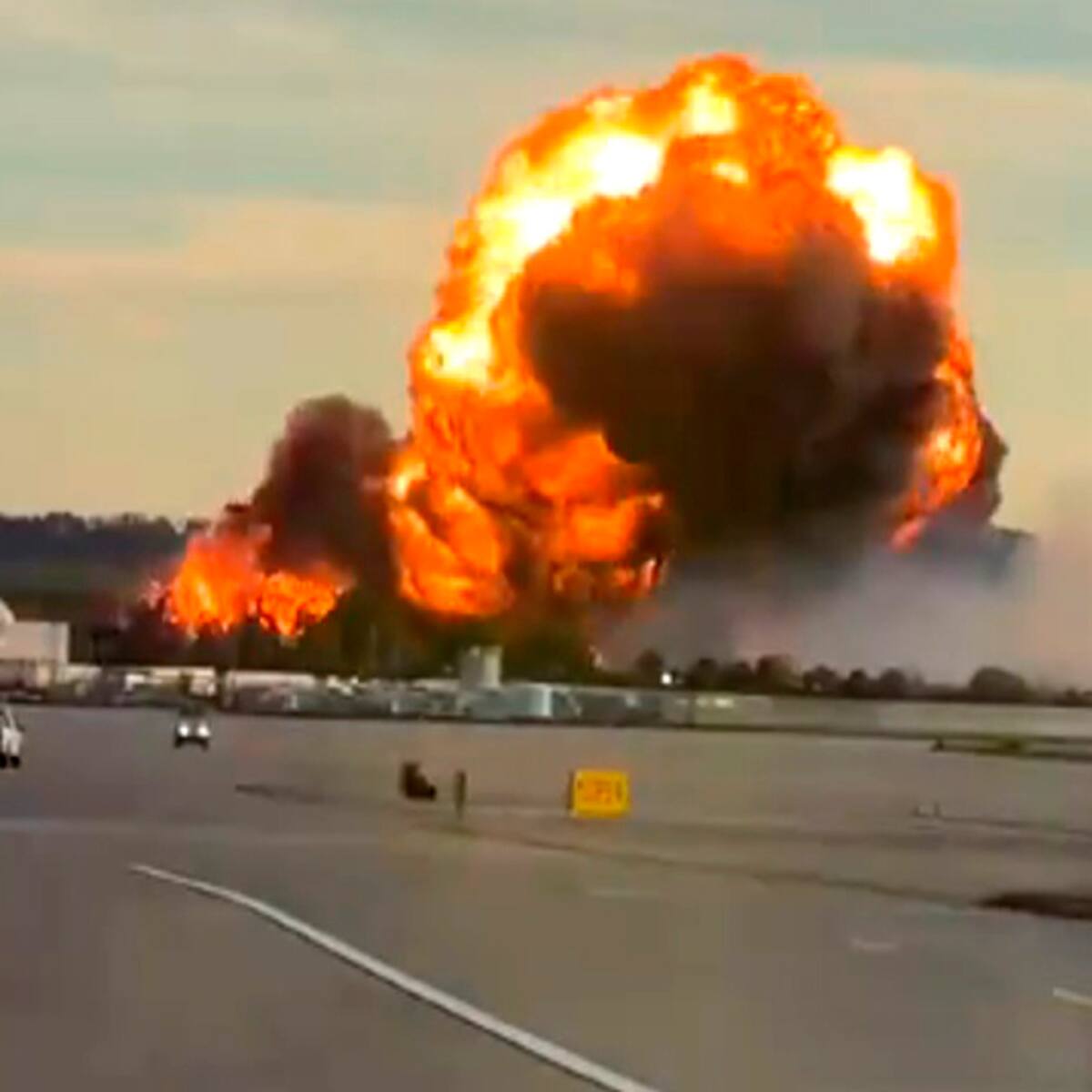 Al menos tiene siete muertos tras estrellarse un avión de UPS al despegar en el aeropuerto de Kentucky