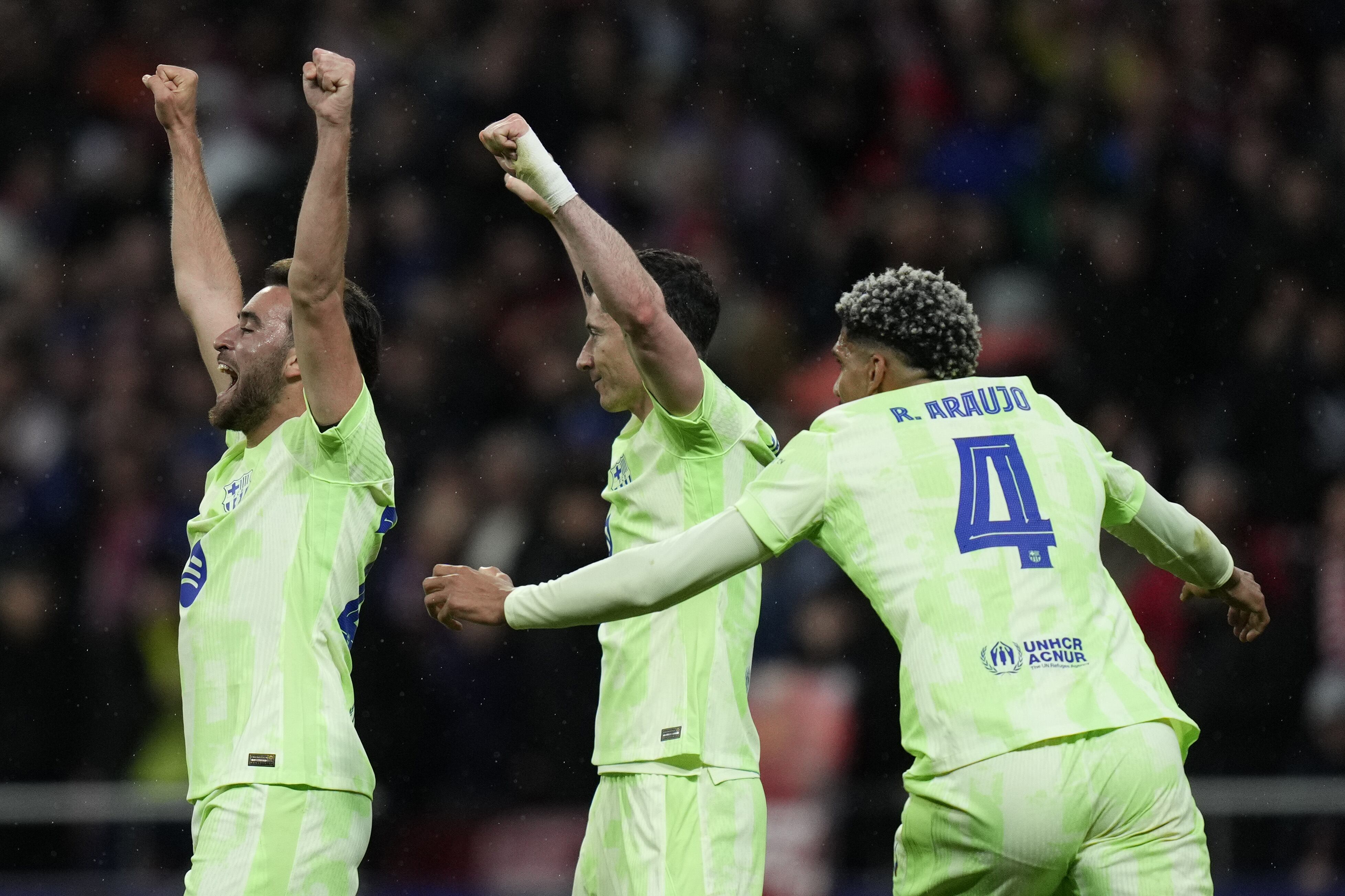 Los jugadores del Barcelona celebran el pase a la final a la Copa del Rey