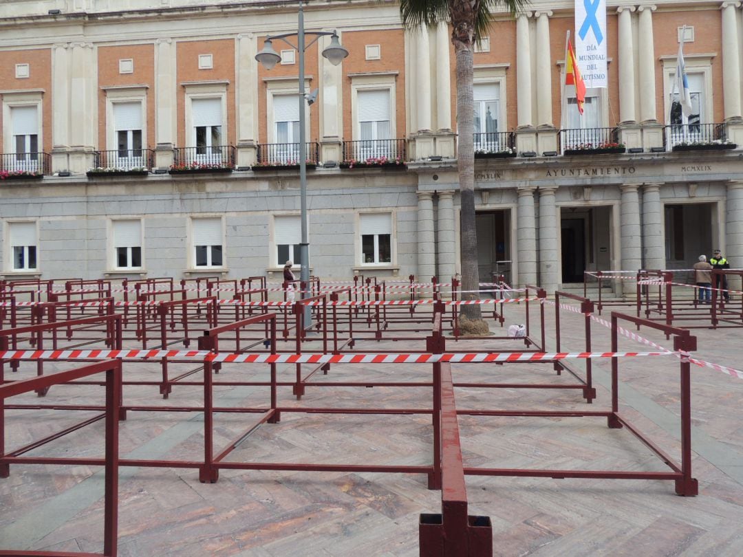 Arranca la colocación de los palcos y sillas de la Semana Santa