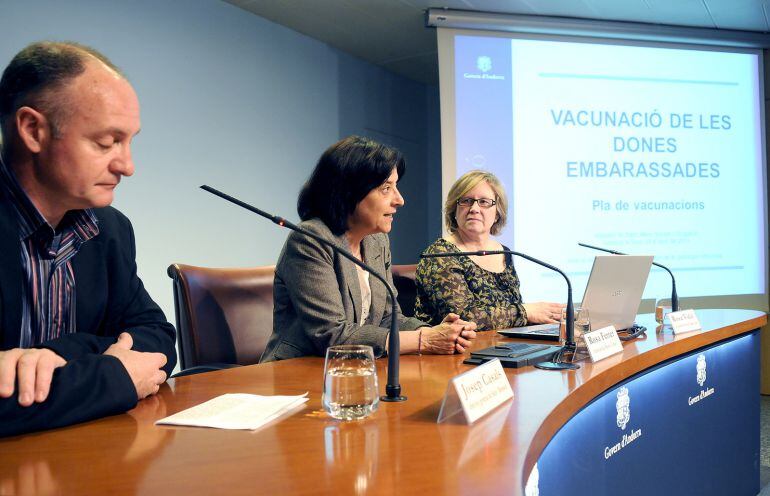 La nova ministra de Salut, Rosa Ferrer, presenta el nou calendari de vacunes per a embarassades