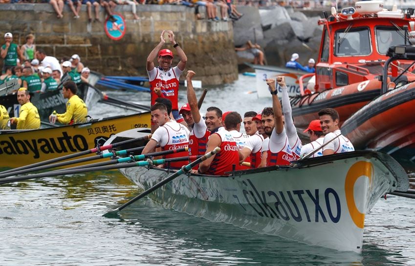 Ondarroa celebra su clasificación para la bandera de La Concha