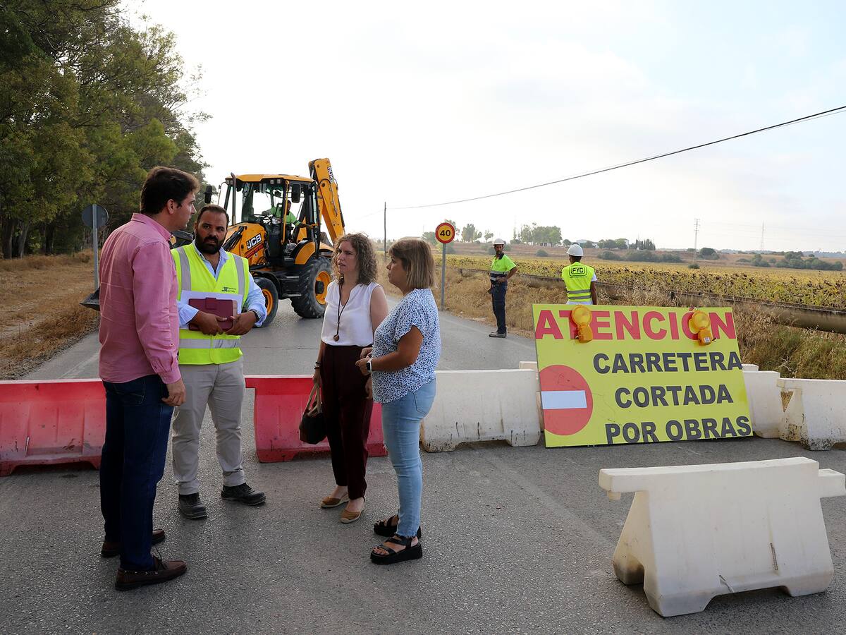 Obras en la CA-3110 en La Ina para evitar inundaciones por lluvias y crecidas del Guadalete