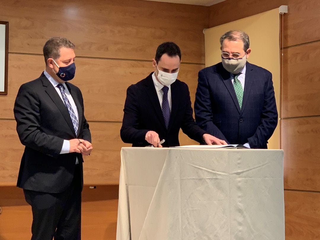 Firma del protocolo para el Centro de Salud