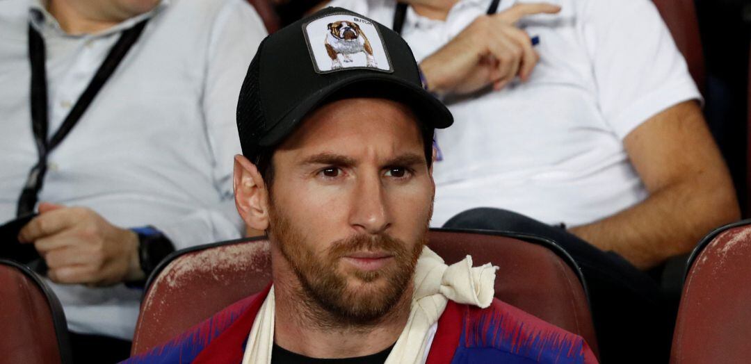 Leo Messi, en el Camp Nou viendo el Barcelona - Inter