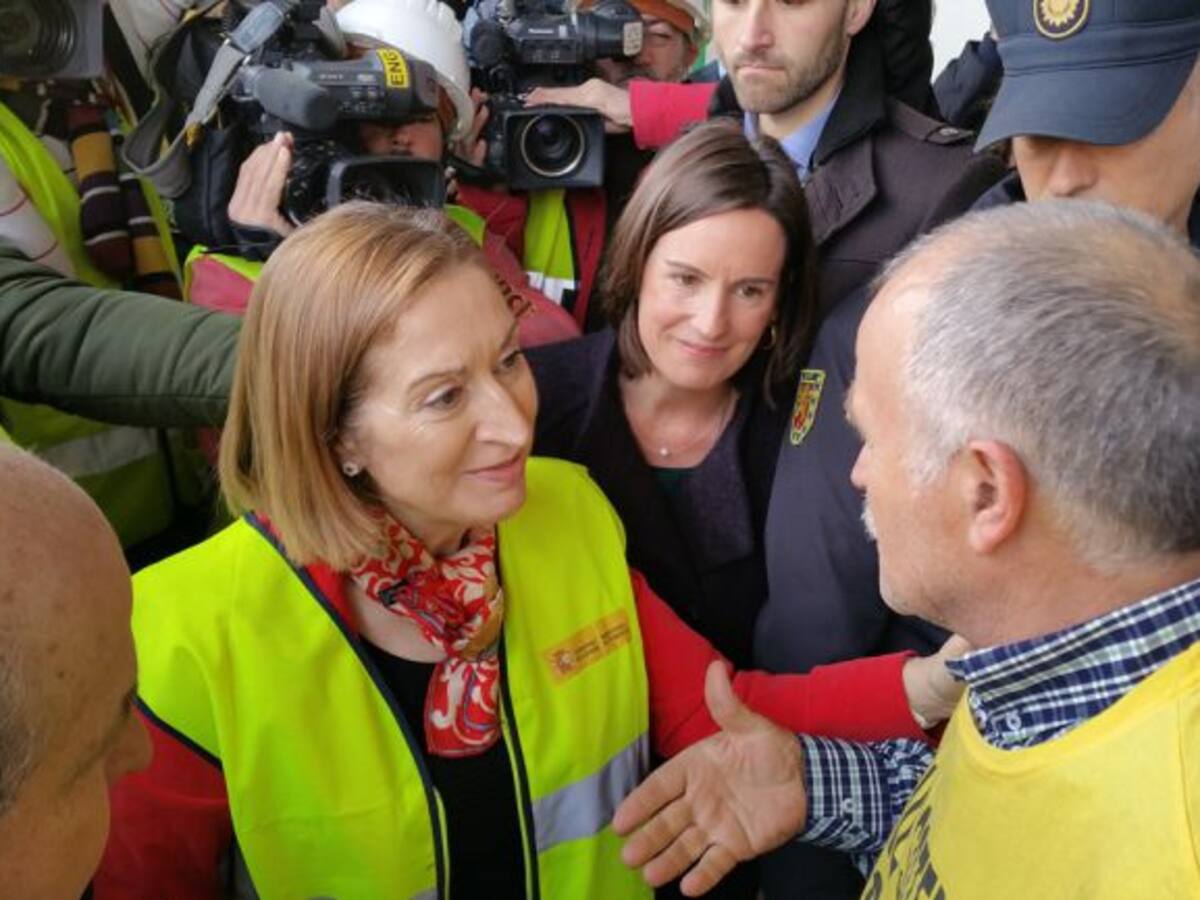 "Esperemos que Fomento venga con información y compromisos sobre el AVE"