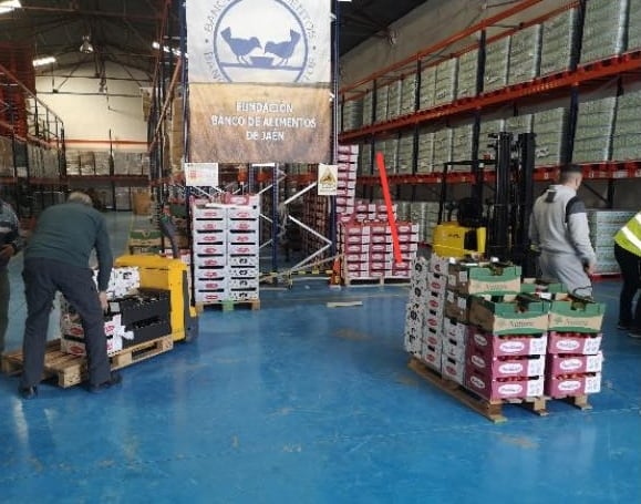 Voluntariado en instalaciones del Banco de Alimentos en Jaén