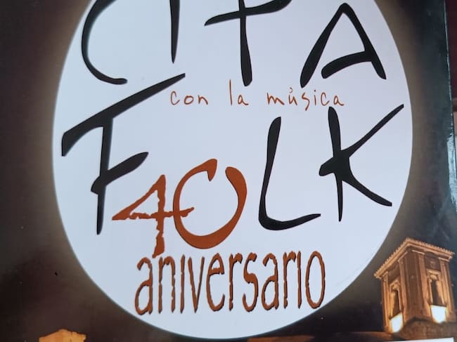 Portada del doble CD '40 Aniversario'