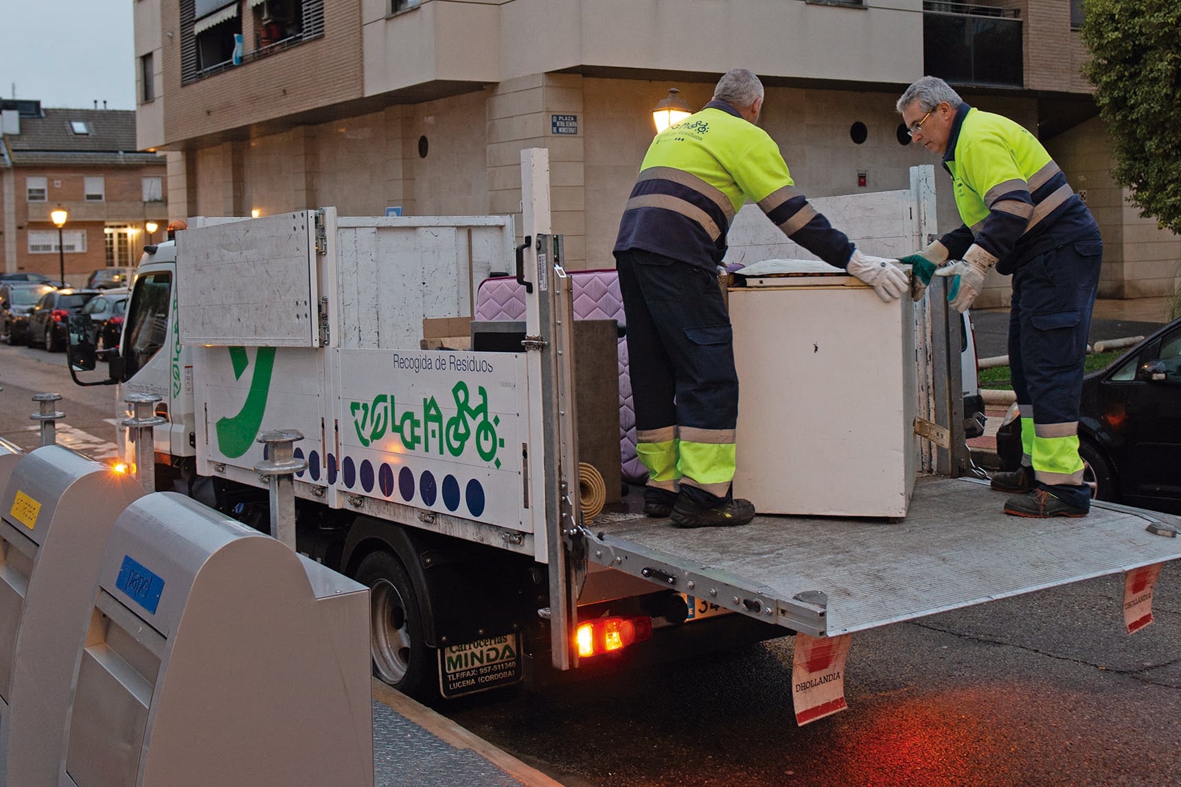 El servicio de recogida de muebles evita su acumulación en la vía pública