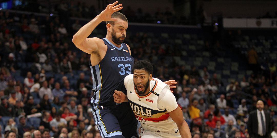 Marc Gasol y Anthony Davis, durante un partido de esta temporada