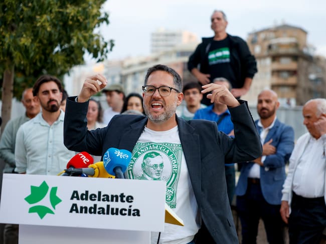 ***CORRECCIÓN CIUDAD INICIO*** Málaga, 30/04/2026.- El candidato de Adelante Andalucía a la presidencia de la Junta de Andalucía, José Ignacio García, durante el acto de inicio de campaña que su formación ha celebrado este jueves en Málaga. EFE/Jorge Zapata.