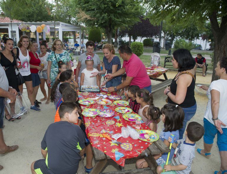 Una celebración infantil en un parque de Armilla(Granada)