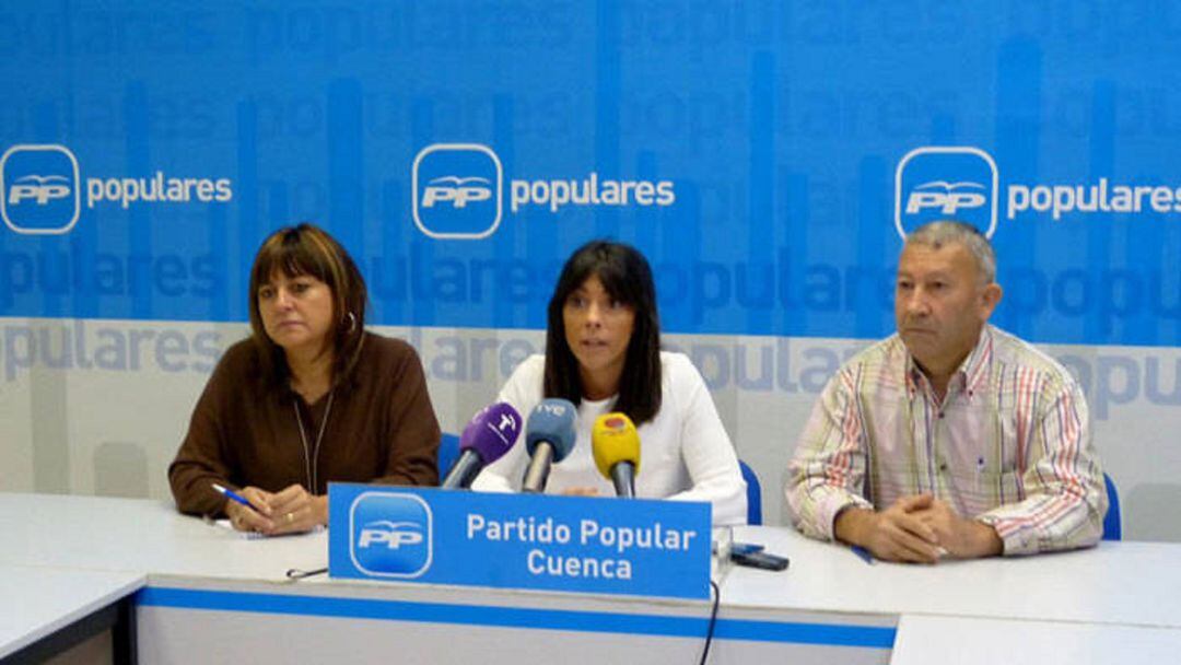 Imagen de archivo de una rueda de prensa donde aparece Juan Sahuquillo, alcalde de Casasimarro. 