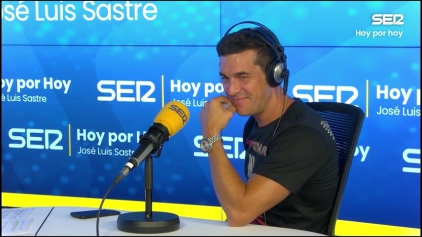 Mario Casas, en los estudios de la SER.