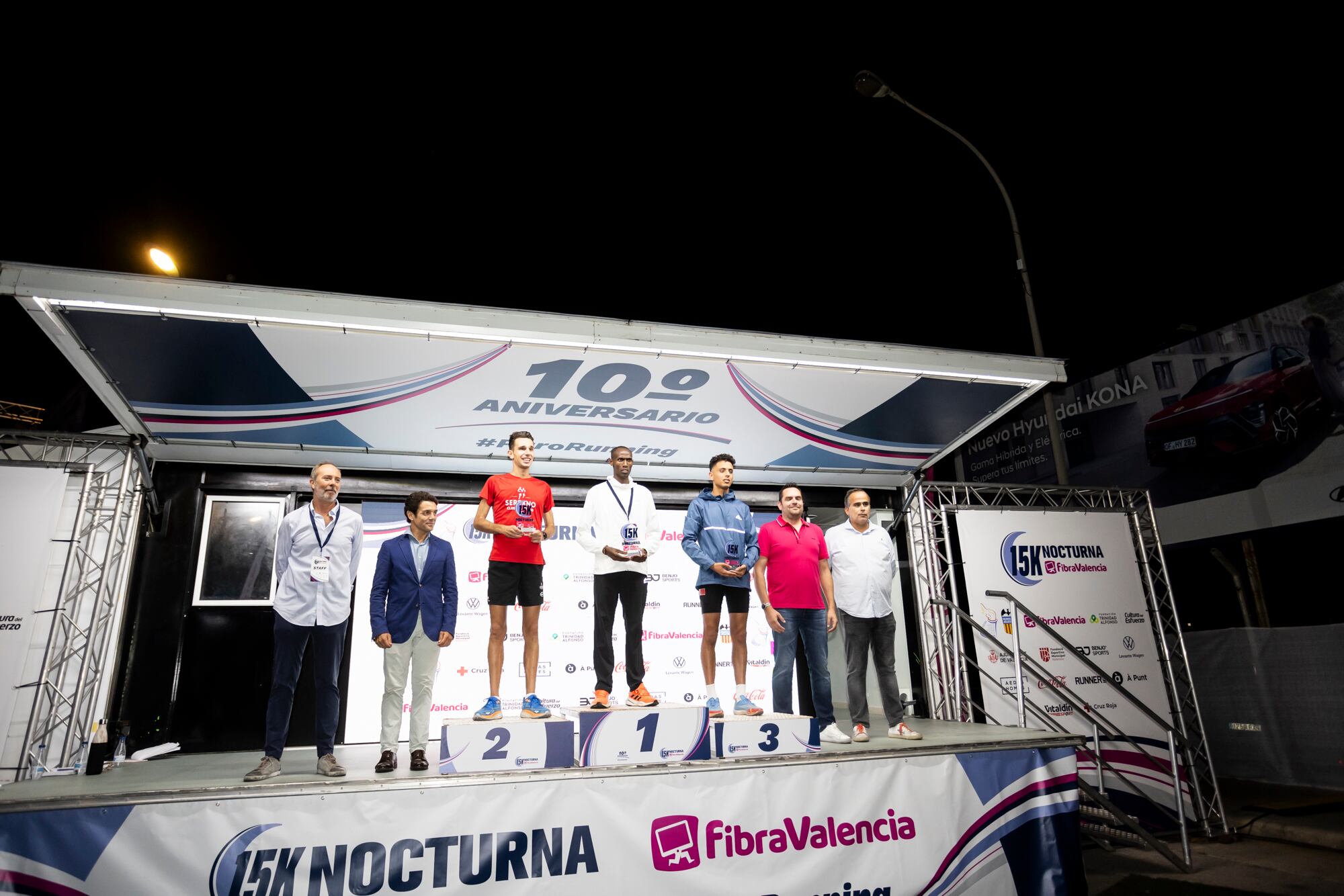 Éxito de público y corredores en el décimo aniversario de la 15K Nocturna FibraValencia