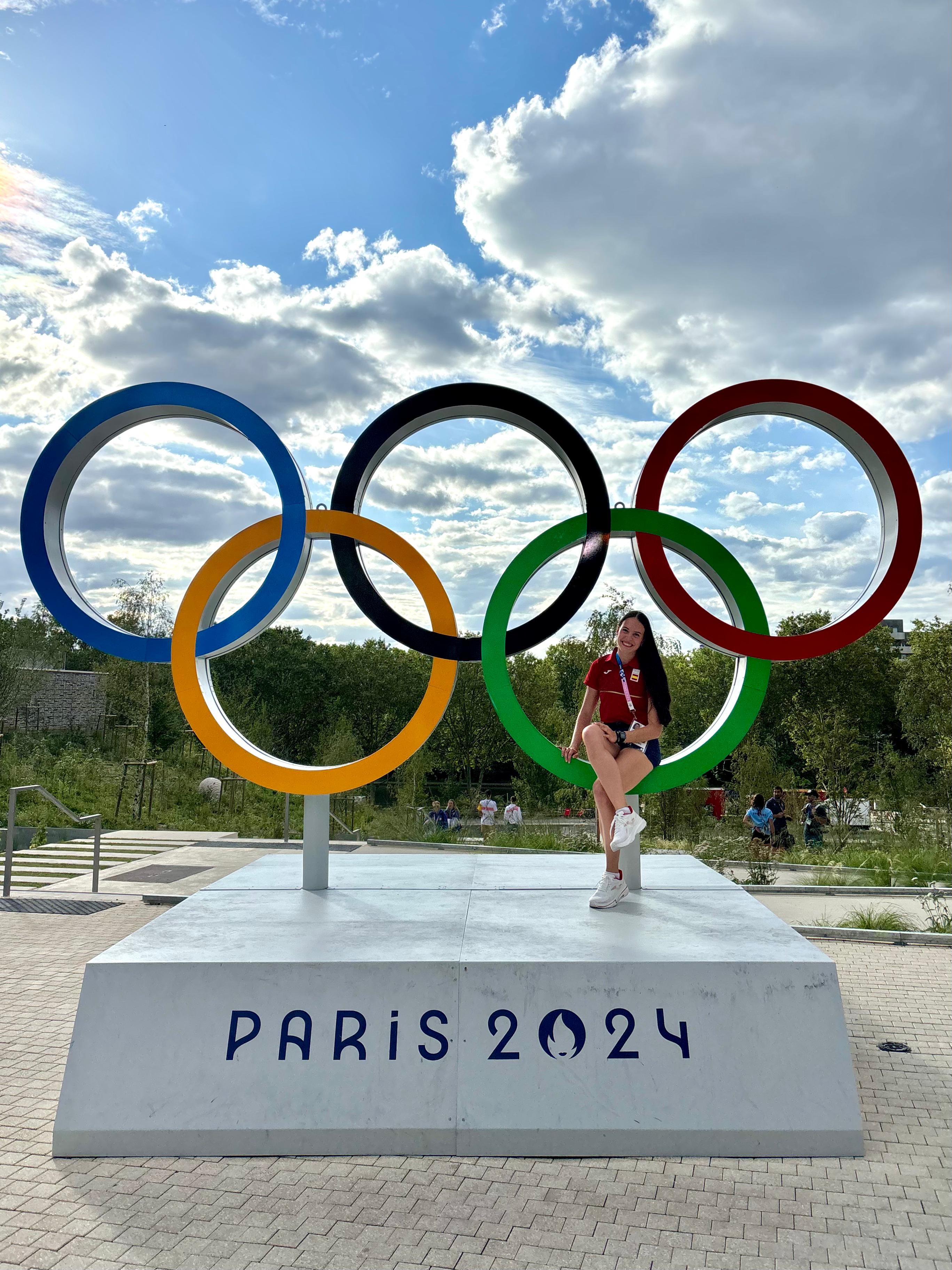 Carmen Avilés en París.