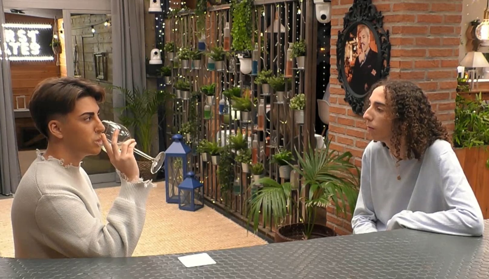 Alejandro y Adrián durante su cita en First Dates.