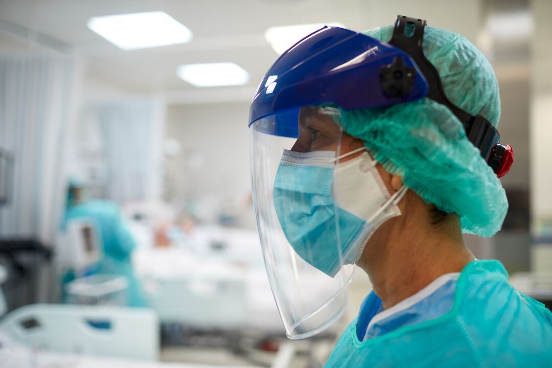 Hay 18 pacientes COVID en la UCI en el Hospital del Bierzo