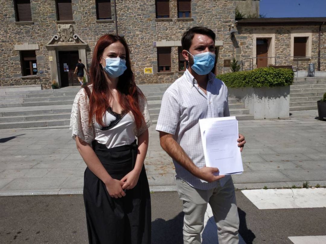 Imagen de archivo de la presentación de la propuesta. David Valenciano y Lorena González 